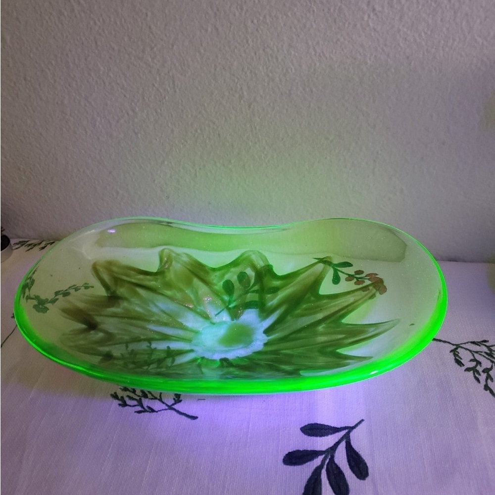 Uranium Murano Bowl
